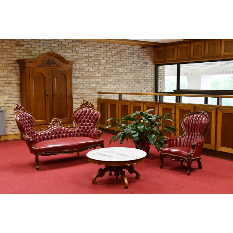 2nd Floor Sitting Area