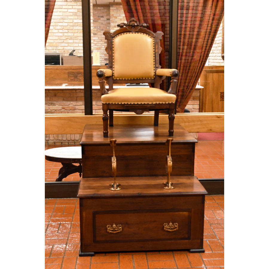 FSB Shoe Cleaning Chair